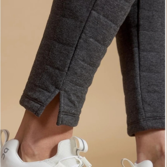 MPG Aspire Quilted Slim Leg Pants - Picture 10 of 10